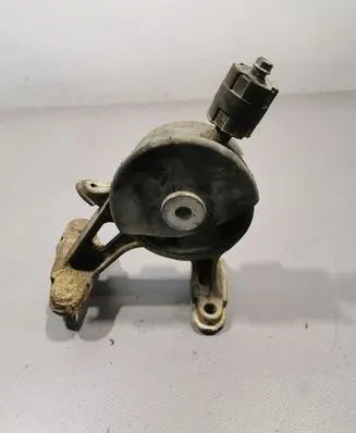 Toyota Avensis T270 Engine mount bracket