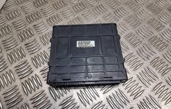 Mitsubishi Eclipse Engine control unit/module ECU MR578582 E6T35774
