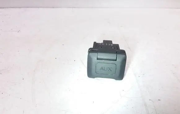 Honda CR-V AUX in-socket connector M34736