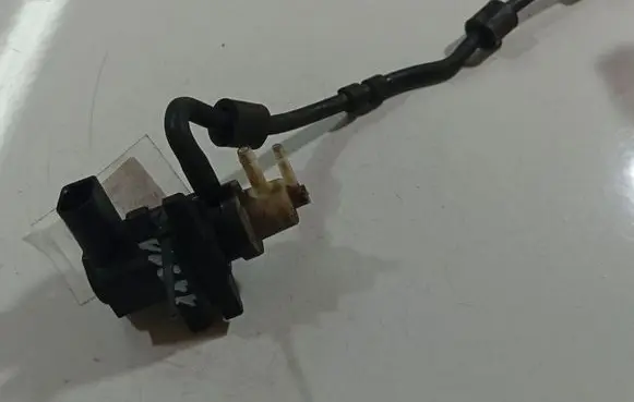 Skoda Superb B6 (3T) Turbo solenoid valve 1K0906627E
