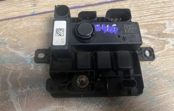 BMW 3 F30 F35 F31 Current control relay 7633242