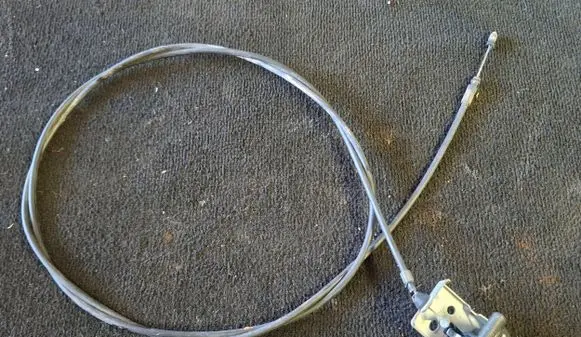 Subaru Forester SF Engine bonnet/hood lock release cable 