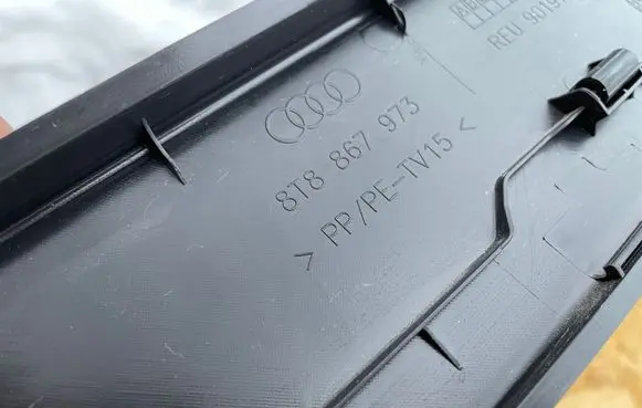 Audi A5 8T 8F Tailgate trim 8T8867973