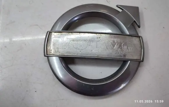 Volvo XC60 Manufacturer badge logo/emblem 31383030