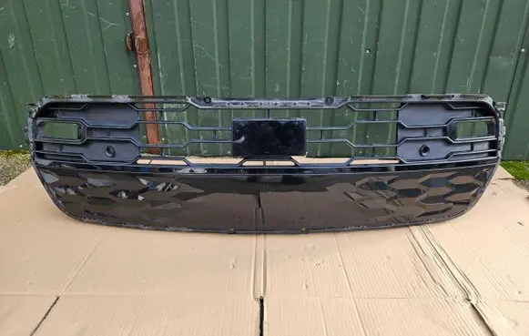 KIA Niro Front bumper lower grill 86536AO000
