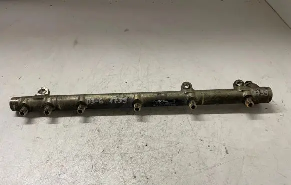 Mercedes-Benz E W211 Fuel main line pipe A6120700195 A6110780449