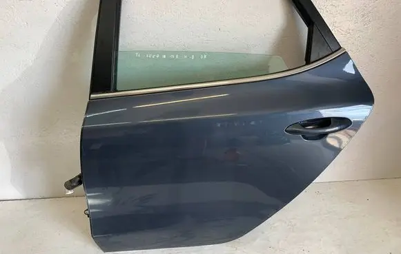 KIA Ceed Rear door 