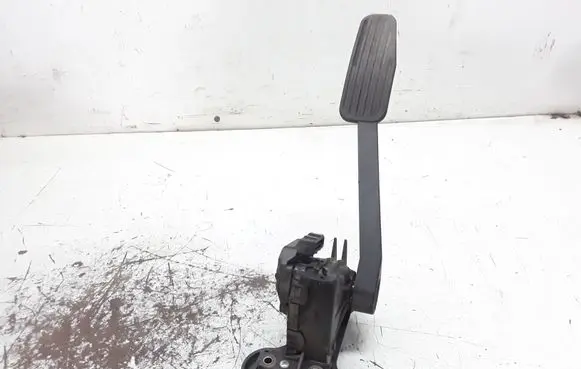 Volvo S60 Accelerator throttle pedal 30636004