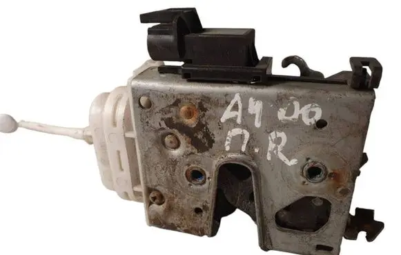 Audi A4 S4 B5 8D Front door lock 4D1837016D