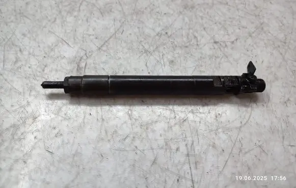 Peugeot 5008 Fuel injector