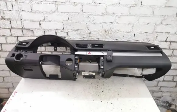 Volkswagen PASSAT B6 Dashboard 3C1857004P 8042008 15456212