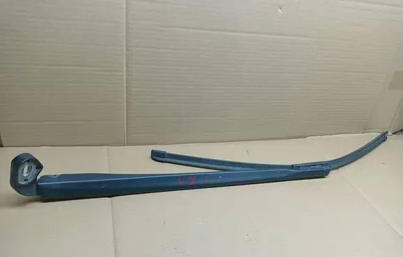 Seat Leon (1P) Front wiper blade arm 1P0955409A