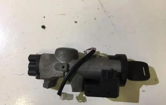 Nissan Almera Ignition lock