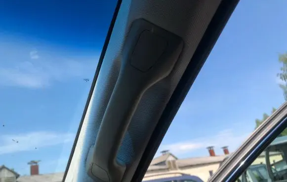 Volvo XC90 Front interior roof grab handle