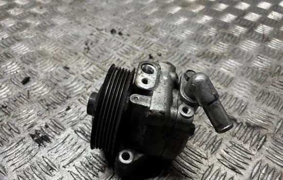 Jaguar XF X250 Power steering pump 8X233A696BA