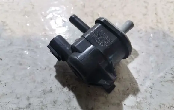 Toyota Yaris Turbo solenoid valve 90910TC002