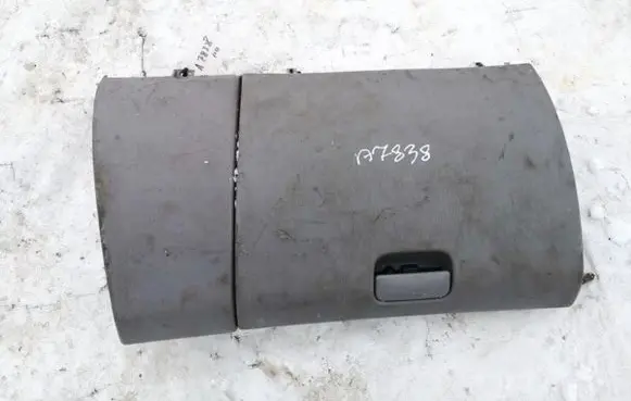 Subaru Forester SF Glove box