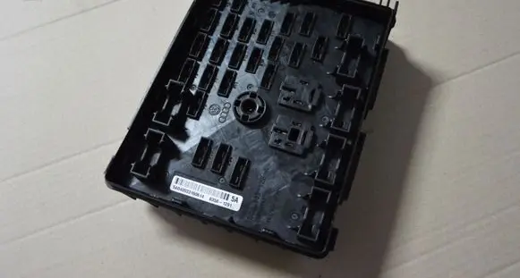 Volkswagen Tiguan Fuse module 3C0937125A