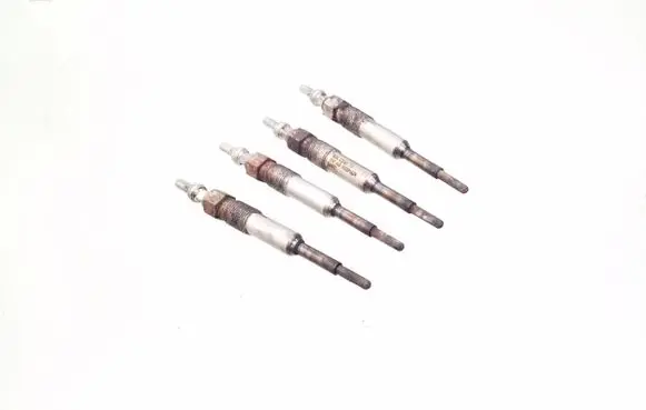 Volkswagen PASSAT B6 Glow plug N10591604