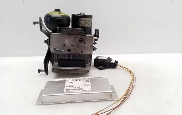 Mercedes-Benz E W211 ABS Pump A0004302394 0265202066 A0084313812
