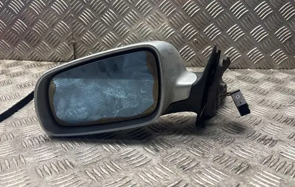 Audi A4 S4 B5 8D Front door electric wing mirror RS0225401