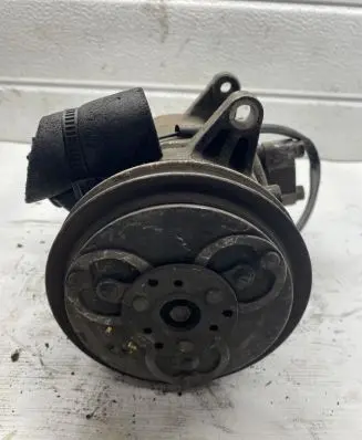 Nissan Terrano Air conditioning (A/C) compressor (pump) OA72045010