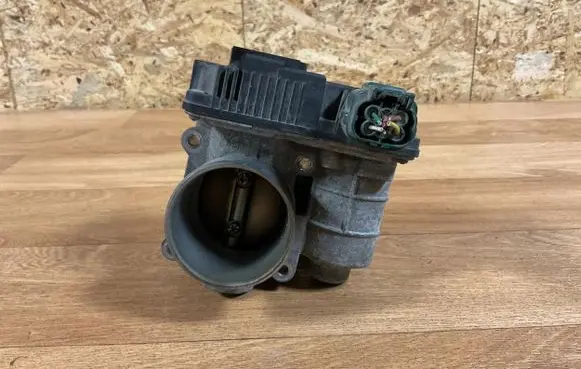 Nissan Primera Throttle valve SERA57601 05802