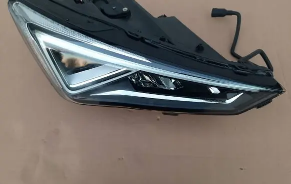 Seat Tarraco Headlight/headlamp 5FJ941008E