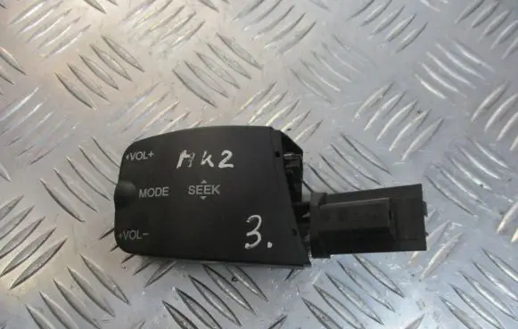 Ford Focus Multifunctional control switch/knob 