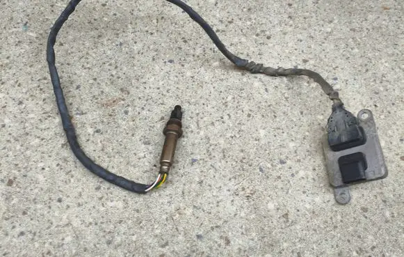 Mercedes-Benz C W205 Lambda probe sensor A0009053706 1805090080 5WK96683F
