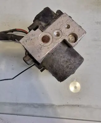 Nissan Almera N16 ABS Pump 11000040470