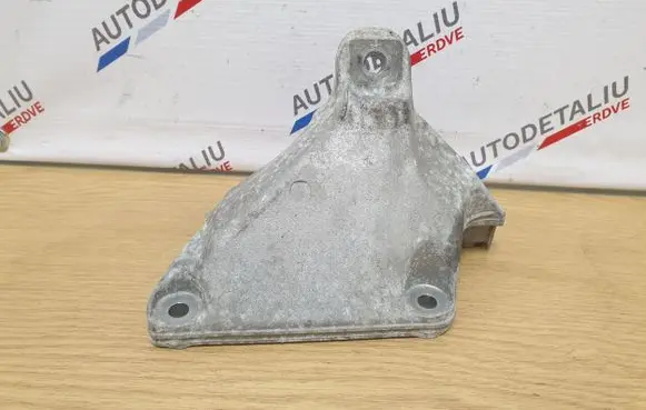 BMW 4 F32 F33 Engine mounting bracket 6788610 22116788610