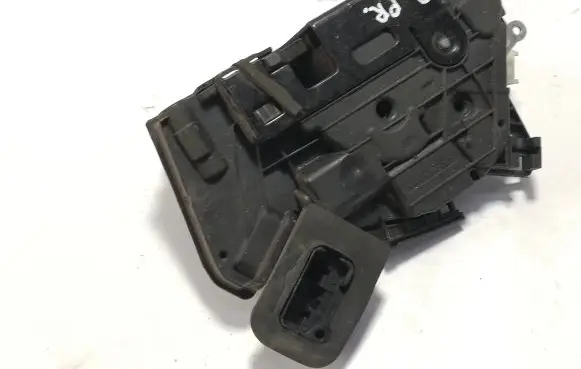 Skoda Yeti (5L) Front door lock 5K18370168