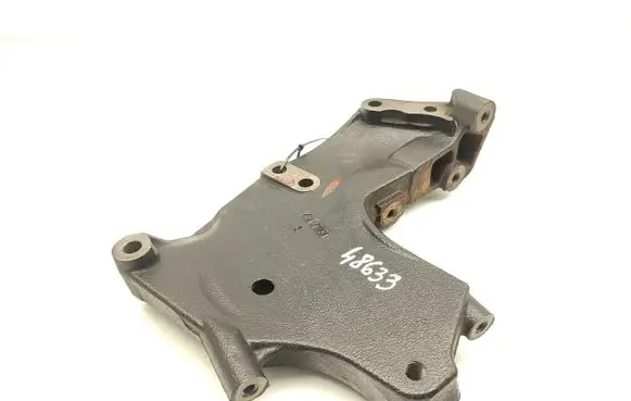 Nissan X-Trail T31 Engine mounting bracket