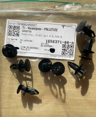 Tesla Model 3 Front splash guards bracket 165637100A 1656371