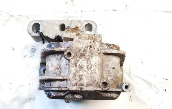 Volkswagen PASSAT B6 Engine mount bracket 1k0199262