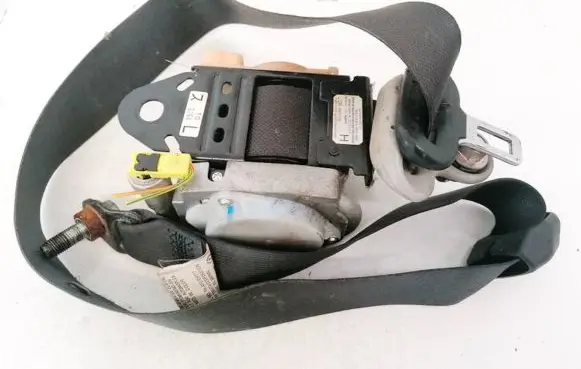 Mazda 6 Front seatbelt E40431093