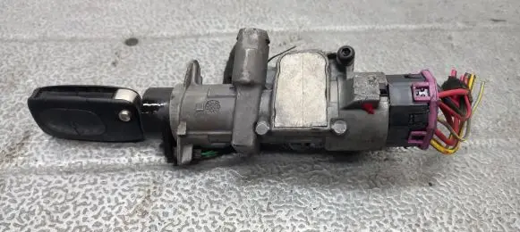 Volkswagen PASSAT B5 Ignition lock