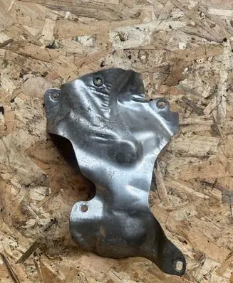 Volvo V40 Heat shield in engine bay 31411165