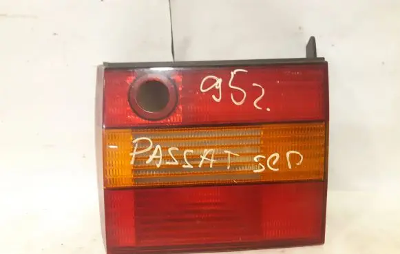 Volkswagen PASSAT B4 Tailgate rear/tail lights 3A5945108