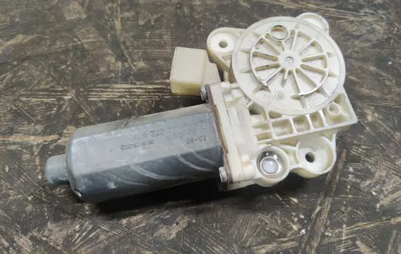 Mercedes-Benz CLK A209 C209 Front door window regulator motor A2308200942