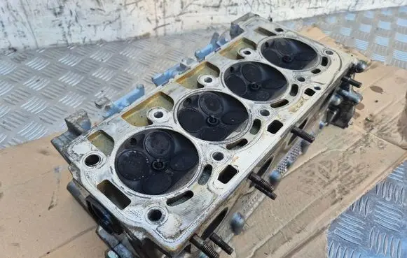 Volkswagen Golf Plus Engine head 03C103358BA