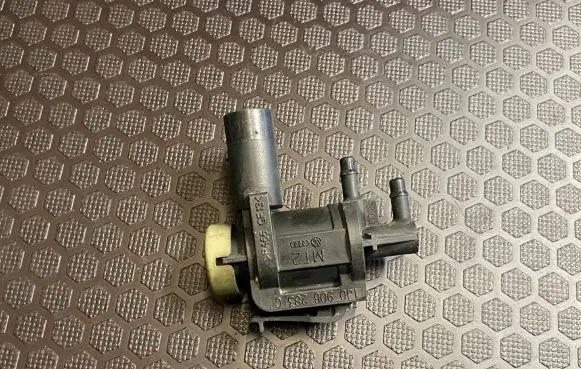 Audi A6 S6 C6 4F Turbo solenoid valve 1J0906283C