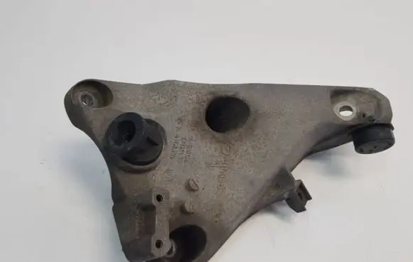 BMW X5 F15 Engine mount bracket