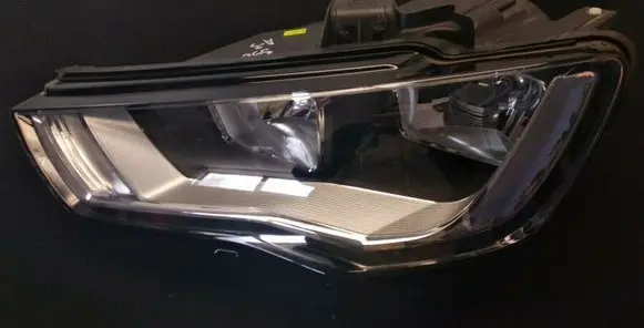 Audi A3 S3 8V Headlight/headlamp 8V0941003A