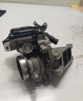 Volkswagen Tiguan Throttle valve 04L128059AA
