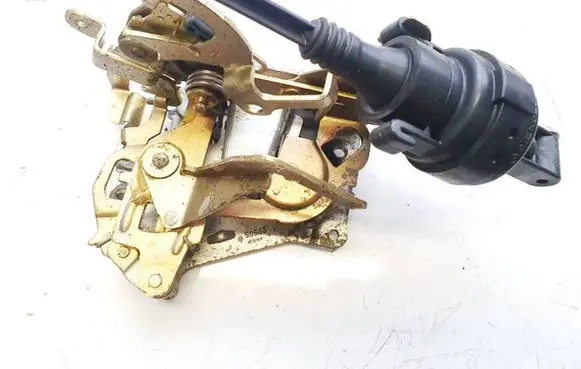 Mercedes-Benz C W202 Front door lock 2027300635
