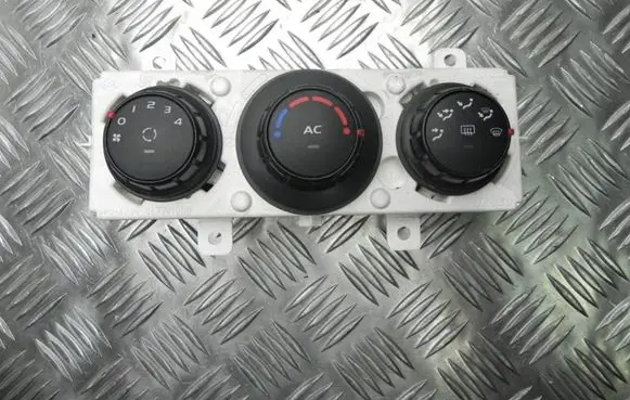 Nissan NV400 Climate control unit 275100013R Y666