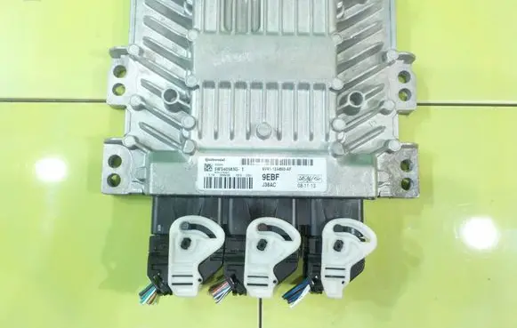 Ford Kuga I Engine control unit/module 8V4112A650AF XP258