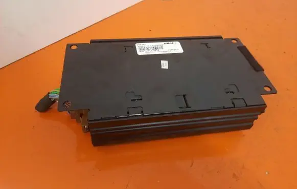 Volkswagen Crafter Aerial antenna amplifier 294009